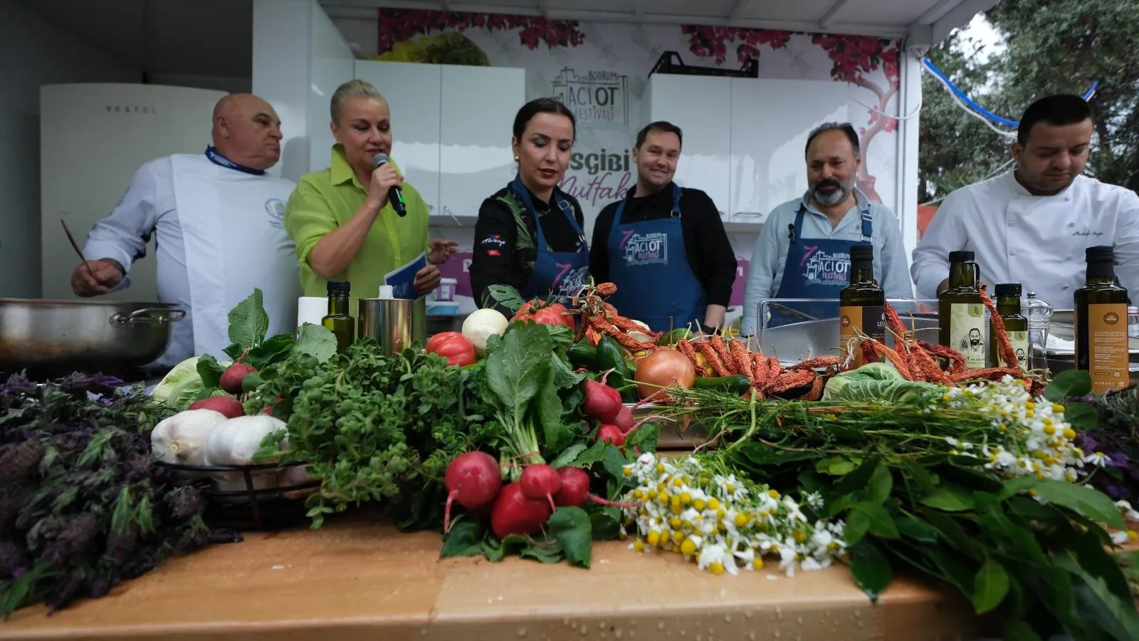 Bodrum Acı Ot Festivali Başladı: Yağmura Rağmen Yoğun İlgi